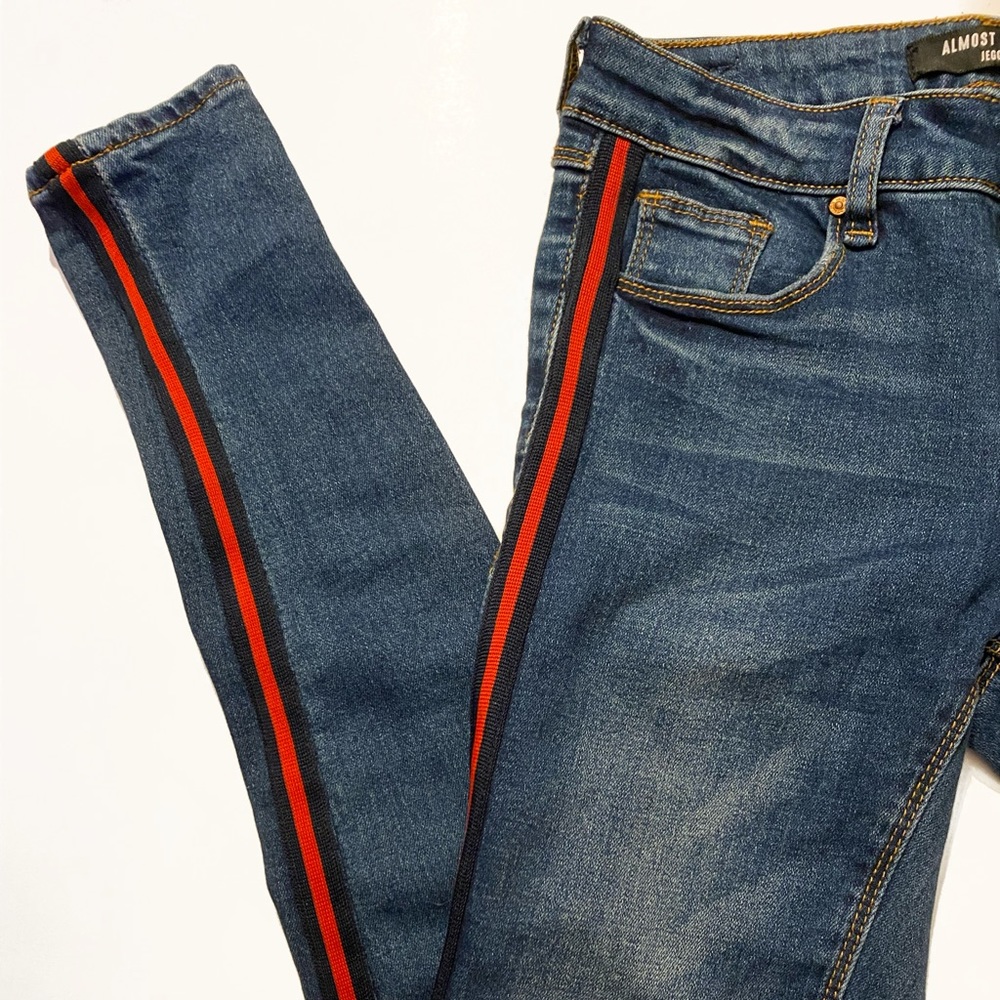 Jeans. - Picture 2 of 7